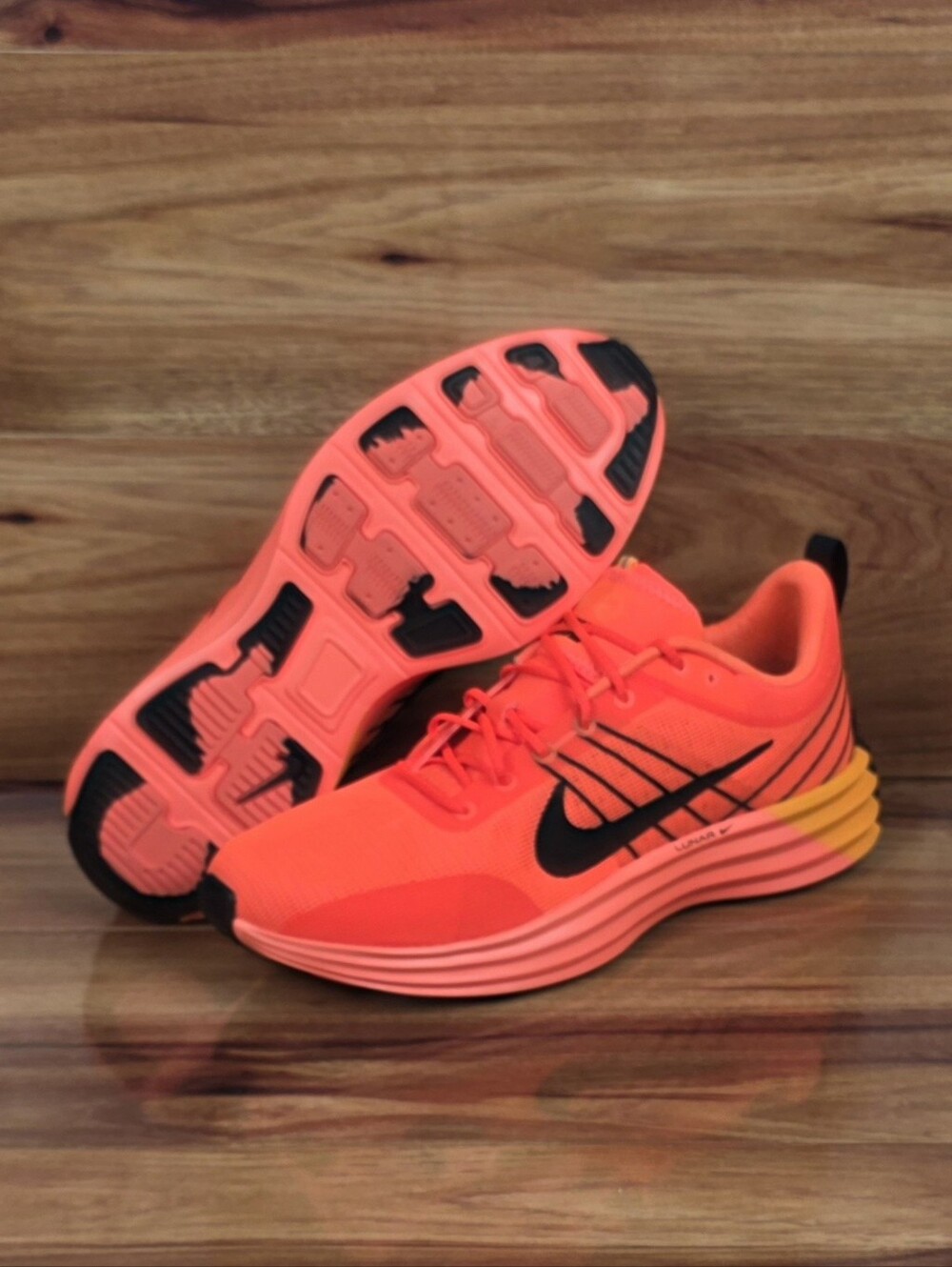 Nike Lunar Roam Hyper Crimson Sundial HJ9145-809 Men's Size 9.5